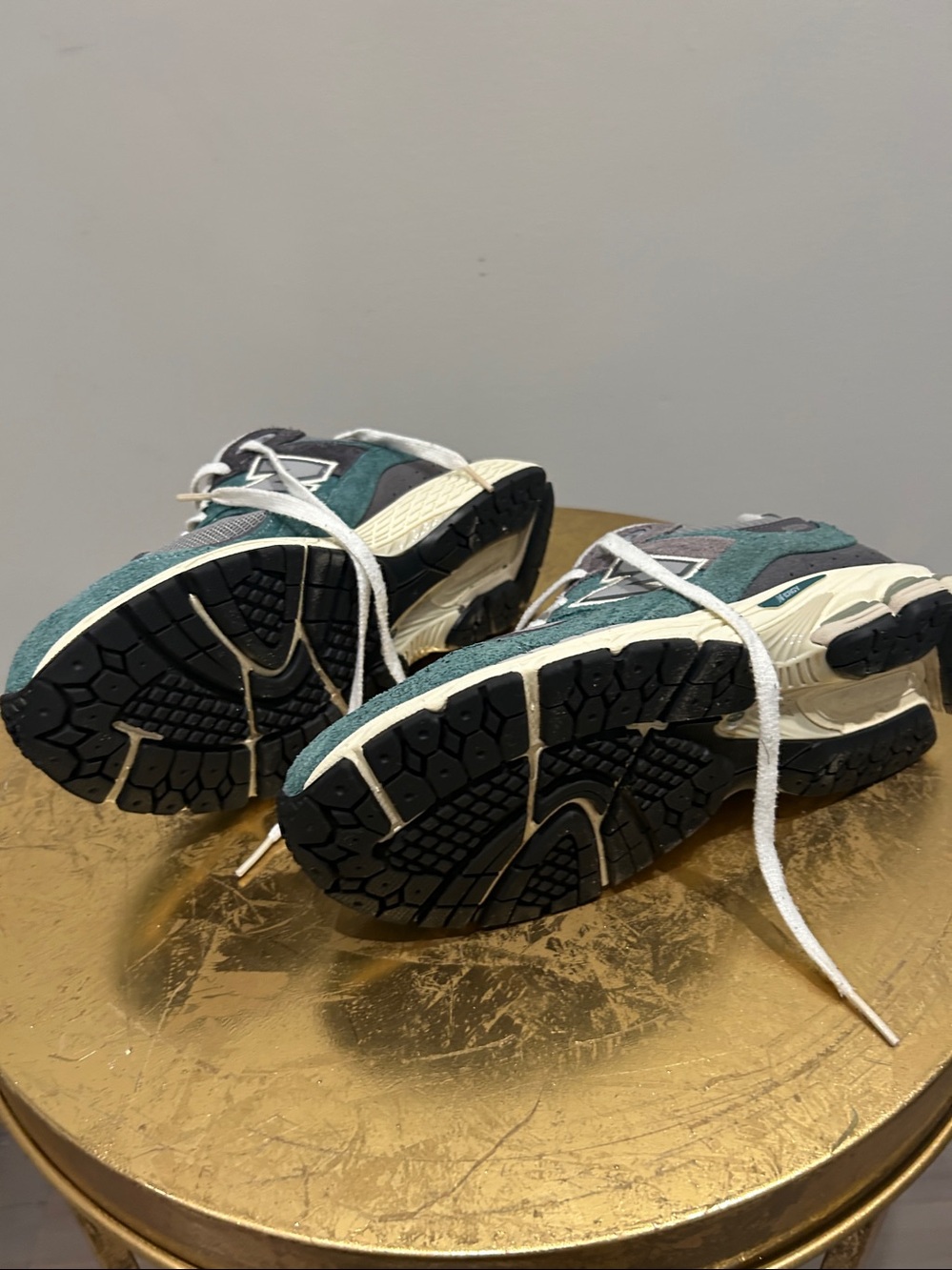 New Balance 2002R - Picture 3 of 4